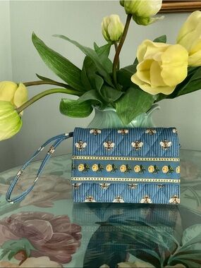 Vintage Vera Bradley Blue Floral & Bee Wristlet Clutch